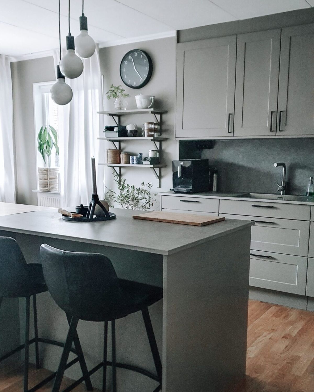 Nytt kök – lugnt och beige