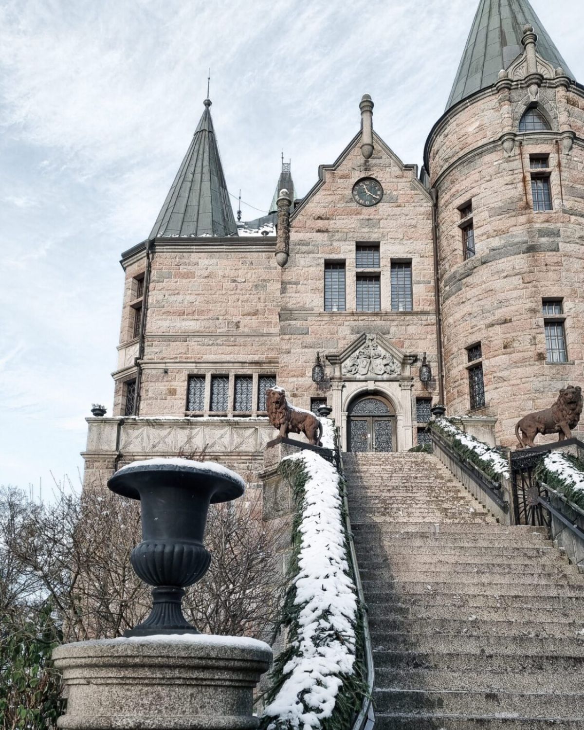 Från julbord på slottet till klä granen och sjukstuga