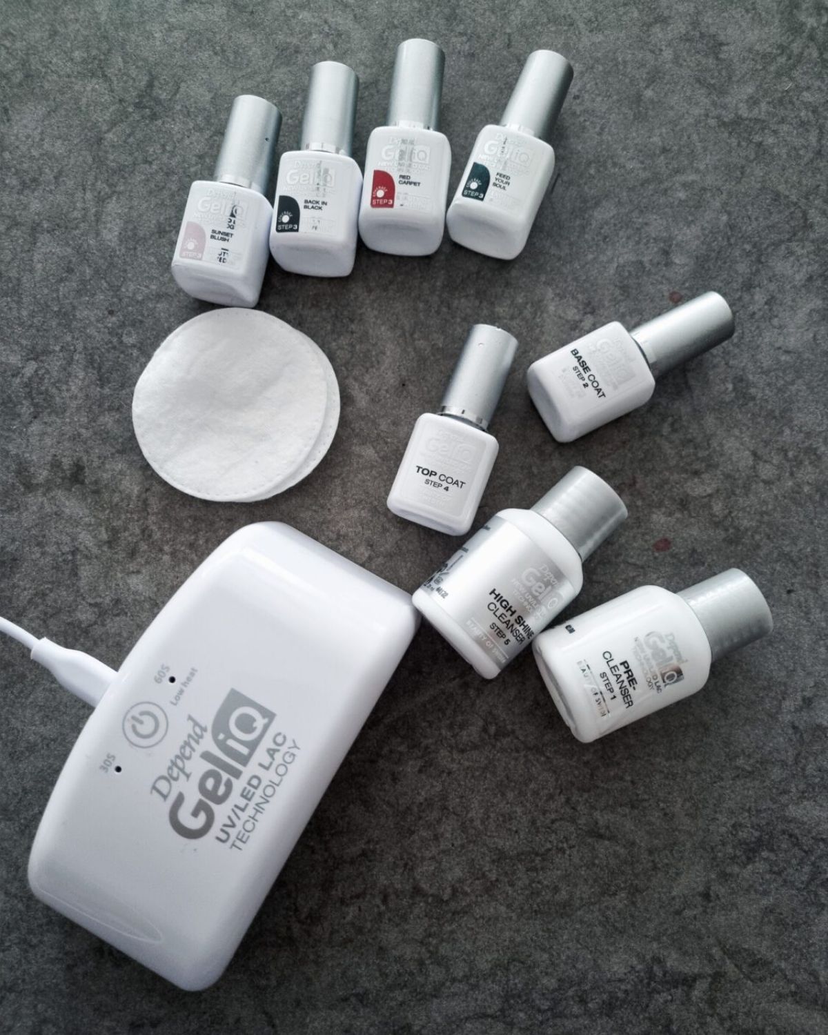 Hemmafixade naglar med gellack